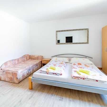 Hotel Palazzo Lipótszentmiklós Kültér fotó