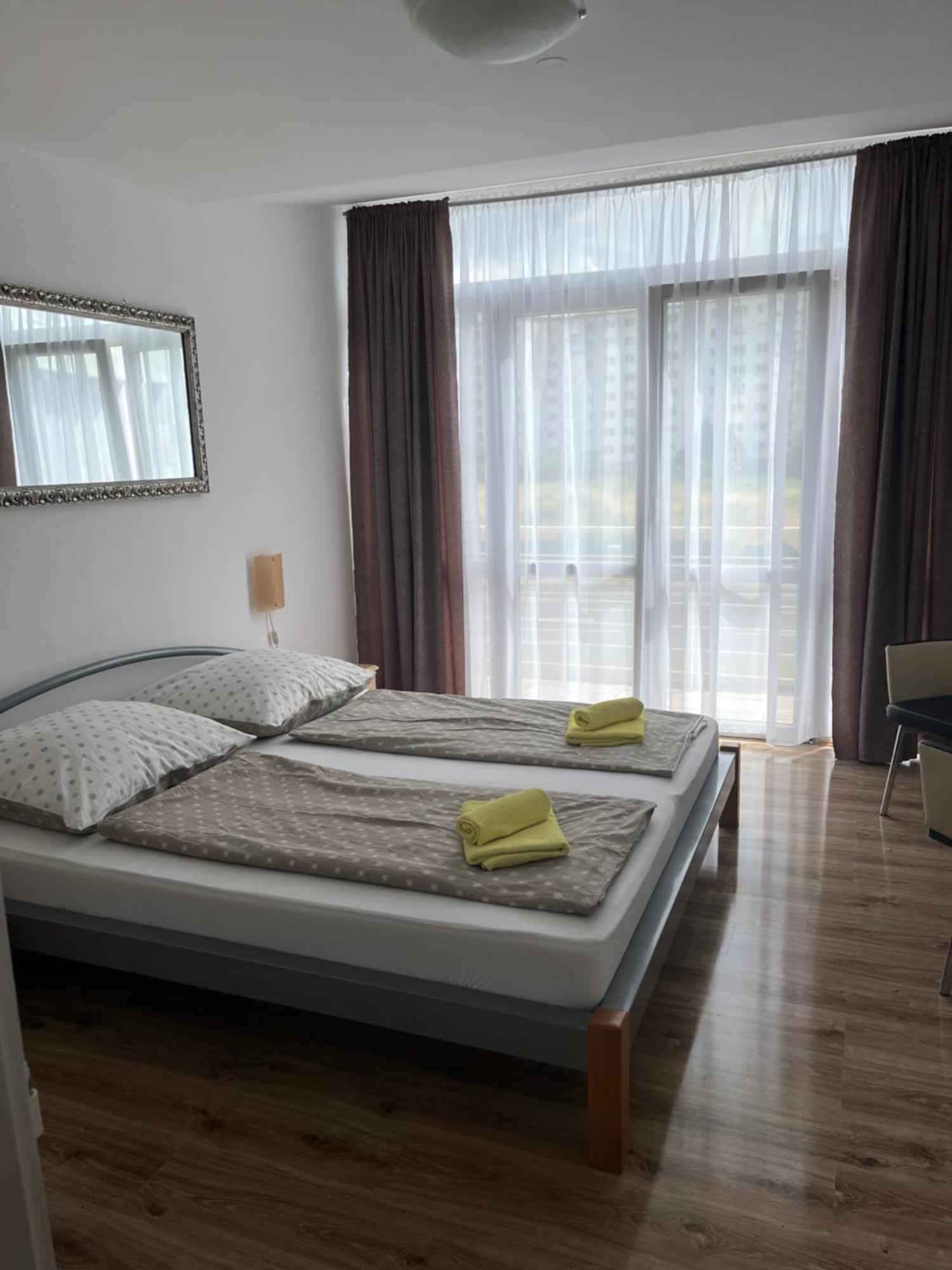 Hotel Palazzo Lipótszentmiklós Kültér fotó