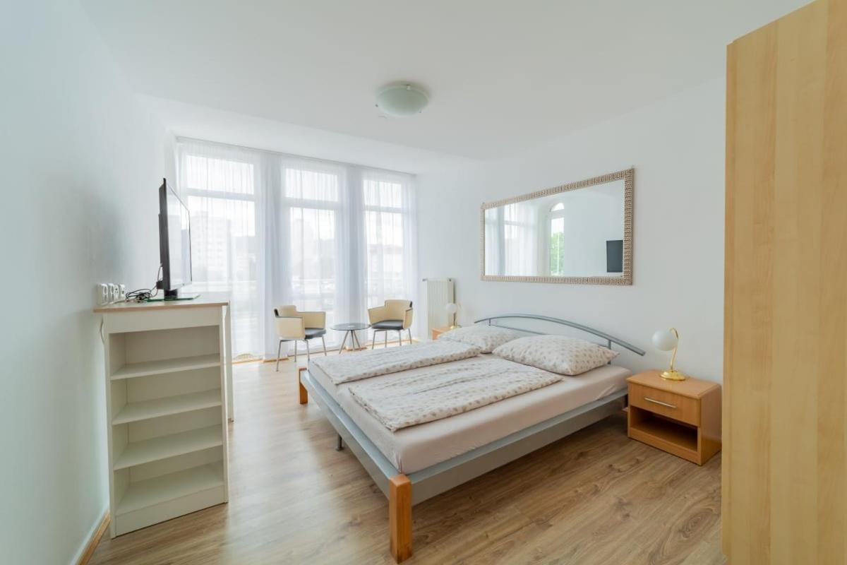 Hotel Palazzo Lipótszentmiklós Kültér fotó
