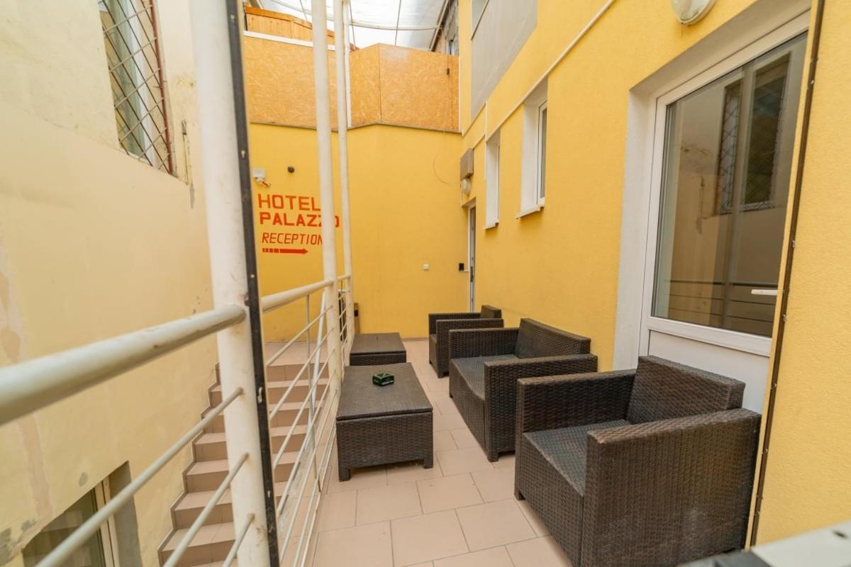 Hotel Palazzo Lipótszentmiklós Kültér fotó